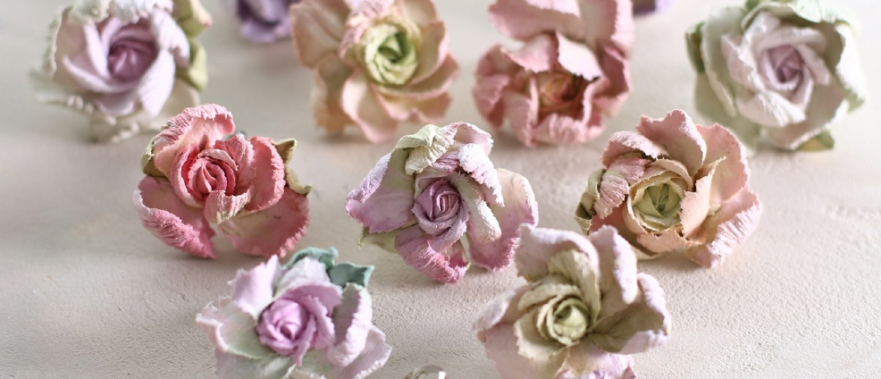 What can be decorated in the technique of sculptural painting. Examples