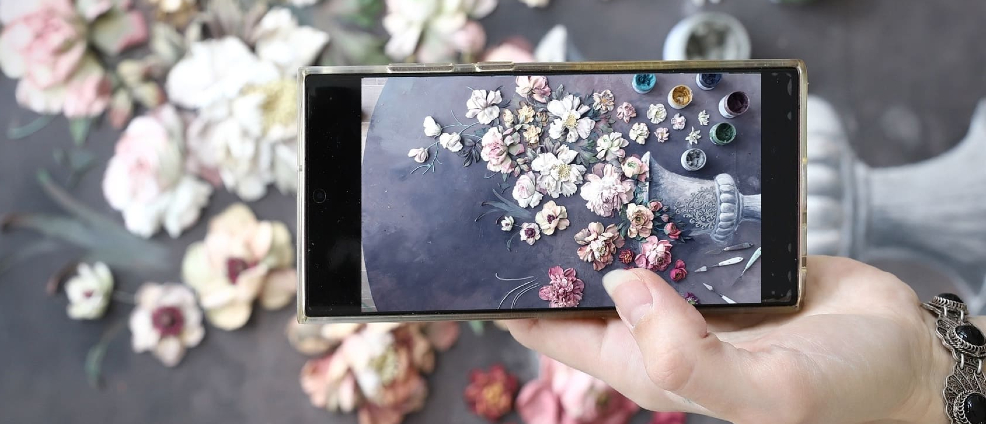 How can an artist protect her photos?